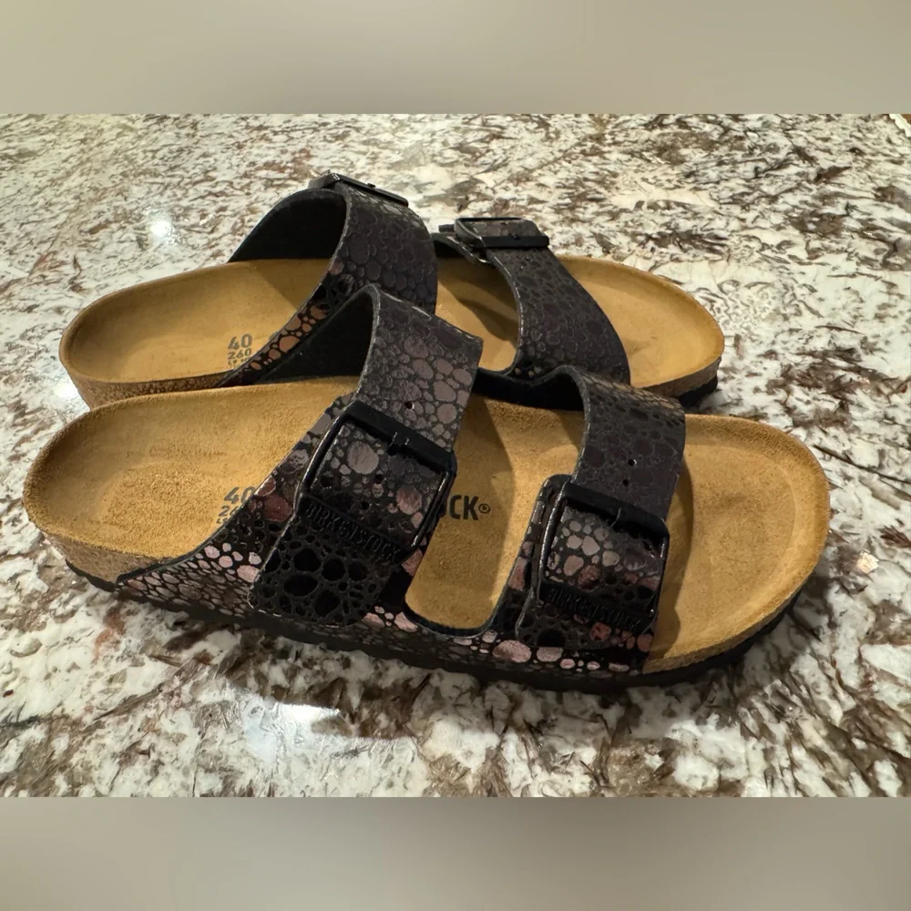 Birkenstock Sandals 🖤 - Picture 3 of 11